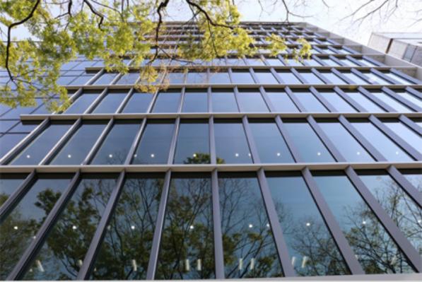 How much do curtain wall contractors' sevices cost? 