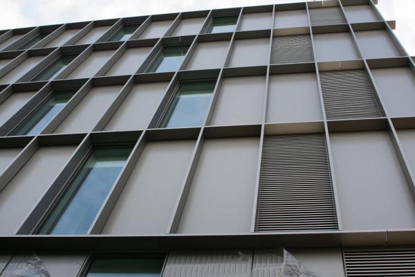 Introduction to aluminium louver facade 