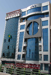 Frameless glass facade detail