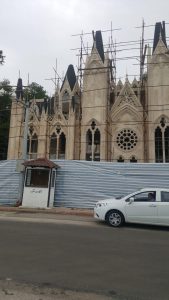 Frameless glass facade detail
