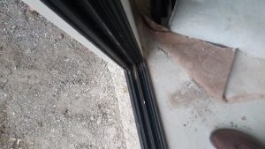 U channel glass façade