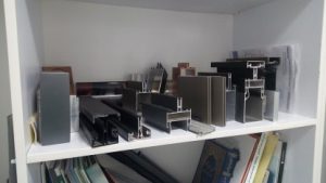 Frameless glass wall profile