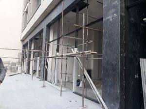 Frameless glass railing installation 