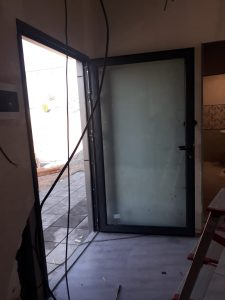 Frameless glass railing price 