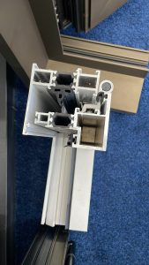 Frameless glass partition