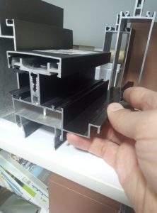 Curtain wall advantages and disadvantages