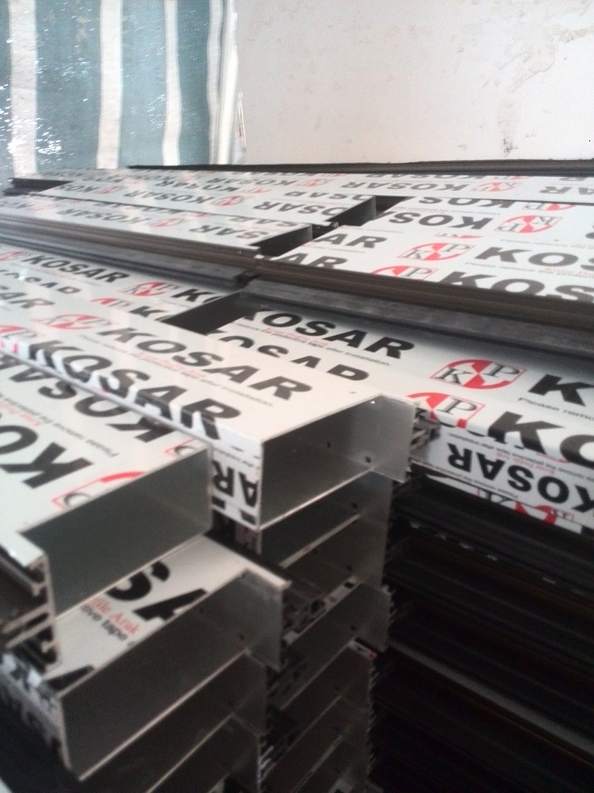 Difference between unitized stick Valid