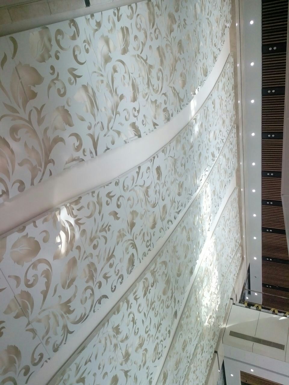Structural glass wall cost or windows walls - Valid