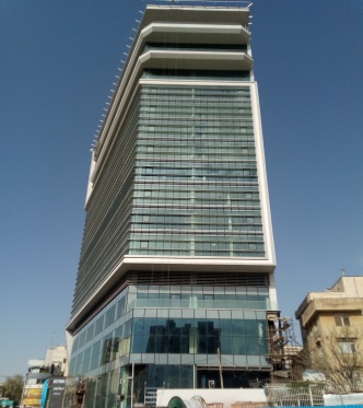 Difference between window and curtain wall - Valid