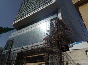 difference between window and curtain wall